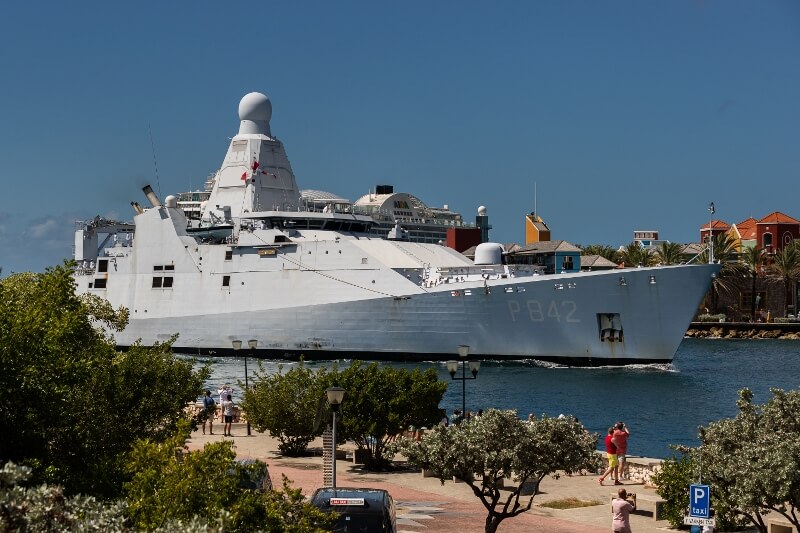 Binnenkomst Zr. Ms. Friesland Binnenkomst Zr. Ms. Friesland