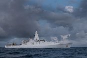 Willemstad, 16 Juni 2021

Zr.Ms.Holland is terug in de West. Hierbij neemt zij deel aan anti- drugs operaties. Tijdens de inzet word een zogehete gofast en moederschip gestopt. Vrij direct is er drugs aangetroffen in zee. In samenwerking met de kustwacht van de verenigde staten word een zaak gebouwt tot de vermoedelijke drugs trafficers.